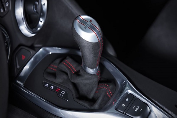 Palanca de cambios atorada: ¿cómo resolverlo?