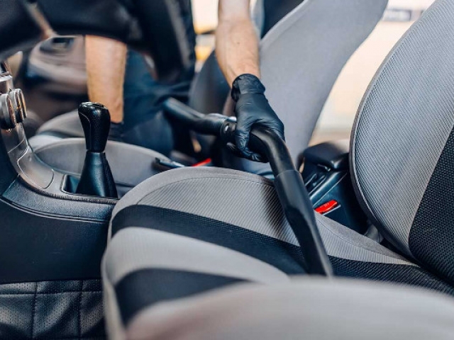 Limpia los asientos de tu auto como un pro en 2 pasos