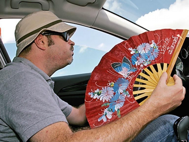recargar el sistema de aire acondicionado del auto