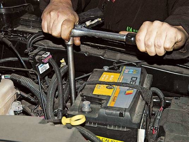 Cómo cambiar la batería de tu auto