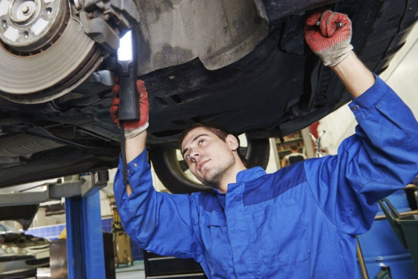 4 señales de que debes revisar los frenos de tu auto