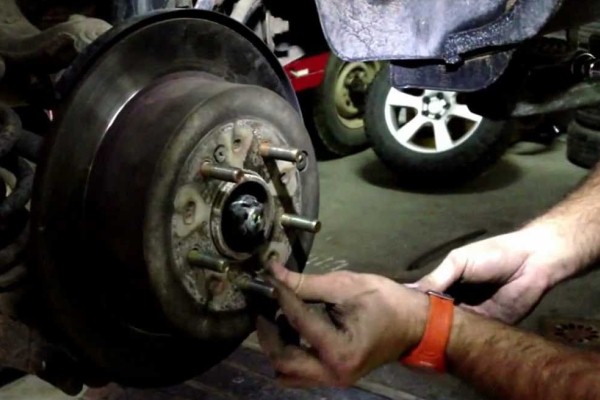 7 síntomas de que hay que revisar los frenos