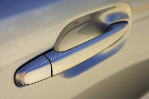 Cambia el mango de la puerta del auto en 4 pasos I