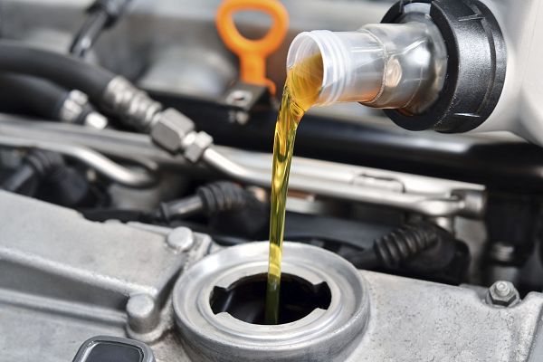 cuáles son los fluidos más importantes del auto