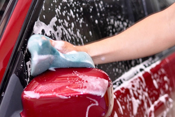 5 trucos para lavar tu auto de forma eficaz