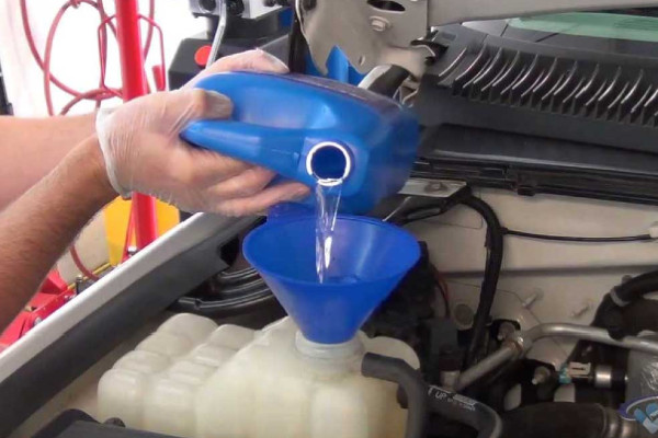 Recargar de agua el radiador