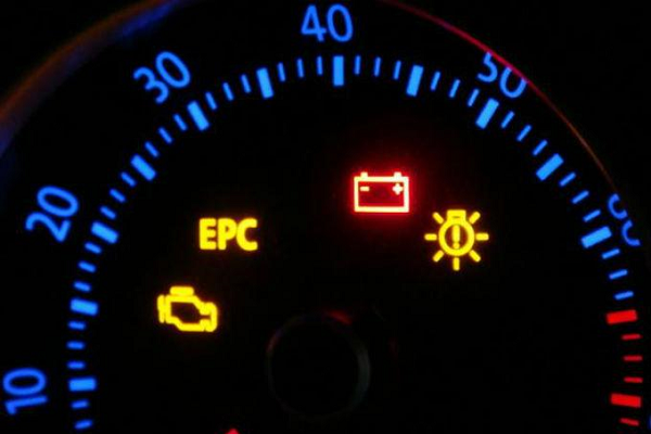 luz de alerta del motor