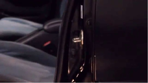 ¿Qué pasa si no logro reparar la puerta?